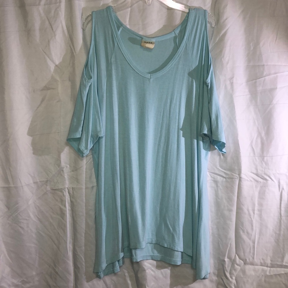 XL cold shoulder top